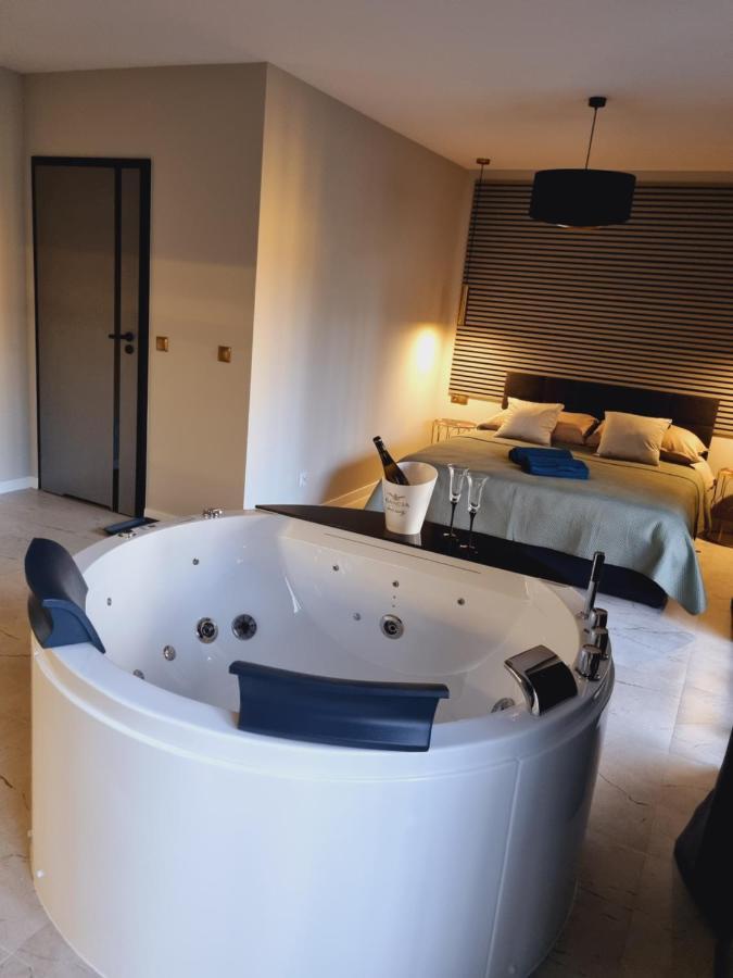 Apartament Jacuzzi Krasków Exterior foto