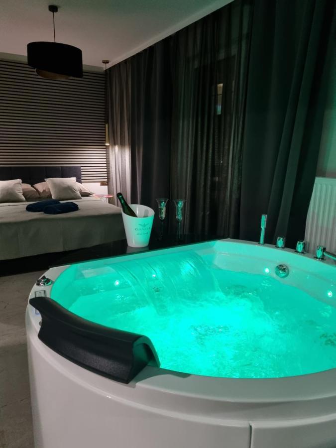 Apartament Jacuzzi Krasków Exterior foto